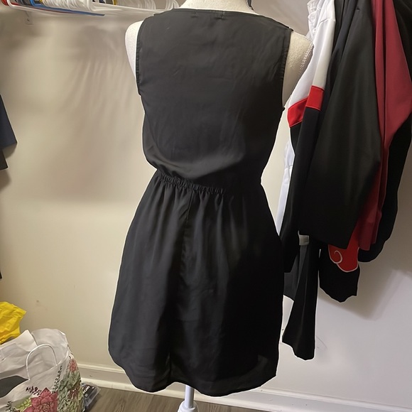 Black dress. Short sleeve. Size small - Picture 2 of 2